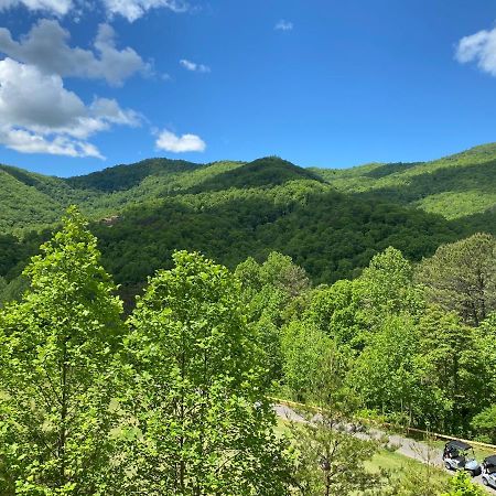 Condo With Stunning Mountain And 6Th Green Views Near Harrahs Cherokee Bryson City 위티어 외부 사진