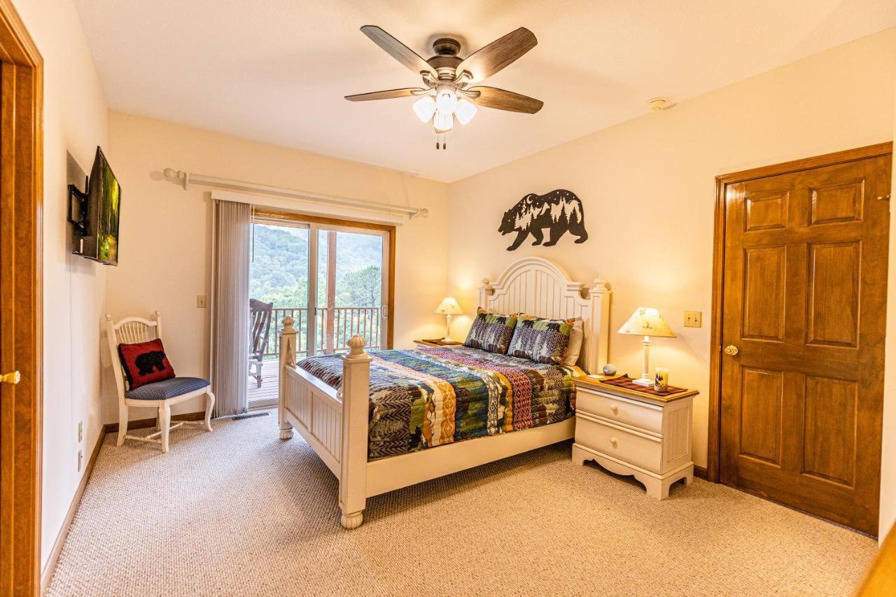 Condo With Stunning Mountain And 6Th Green Views Near Harrahs Cherokee Bryson City 위티어 외부 사진